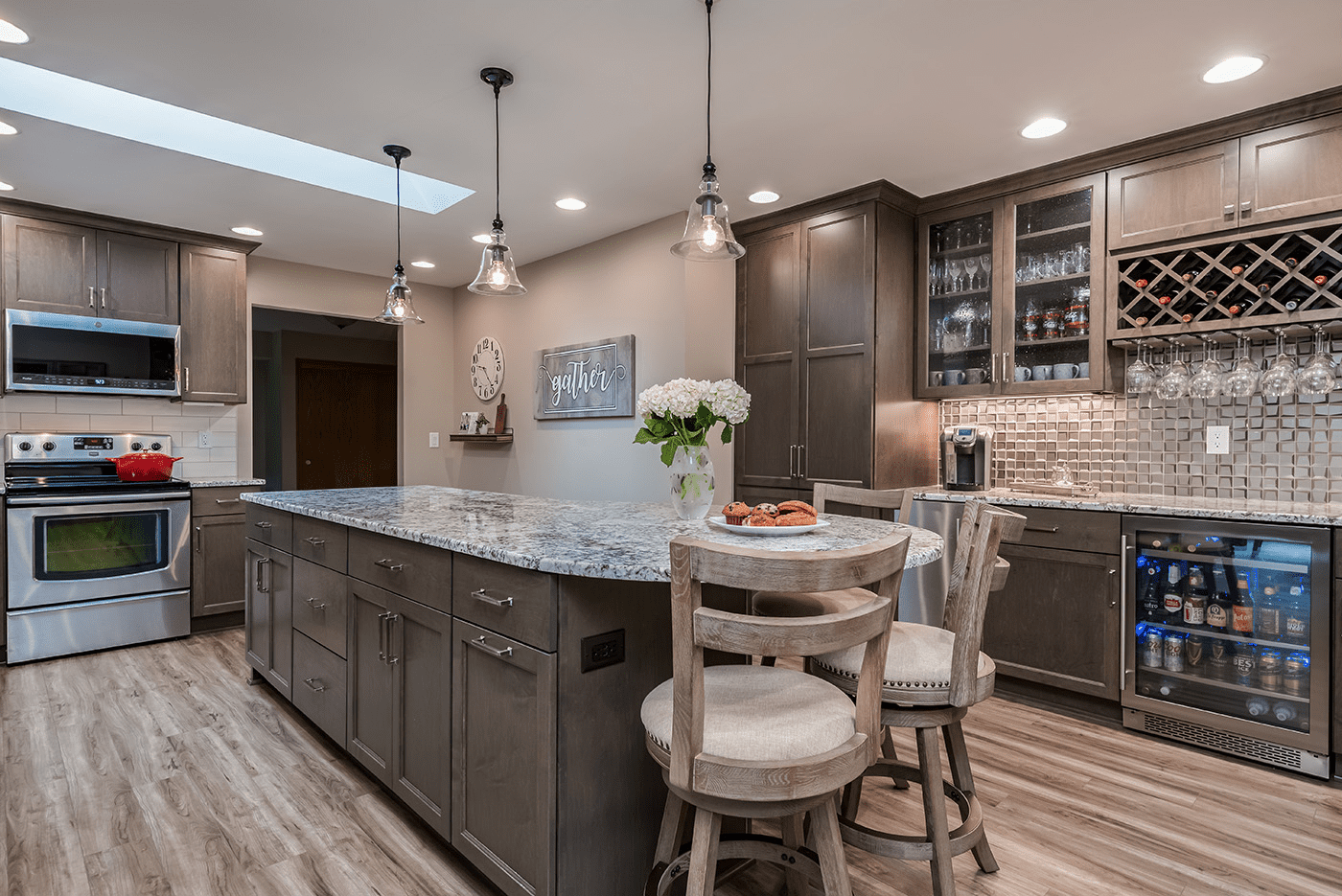 imgi_14_imgi_149_Brookfield-Transitional-Entertaining-Kitchen-after-5
